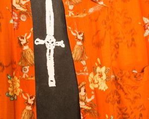 Hula girls and a skull dagger.